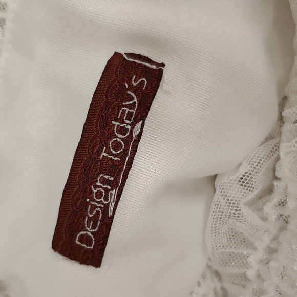 Design Today's white lace ruffle mesh and trim top Med. black tie wedding - Picture 4 of 8